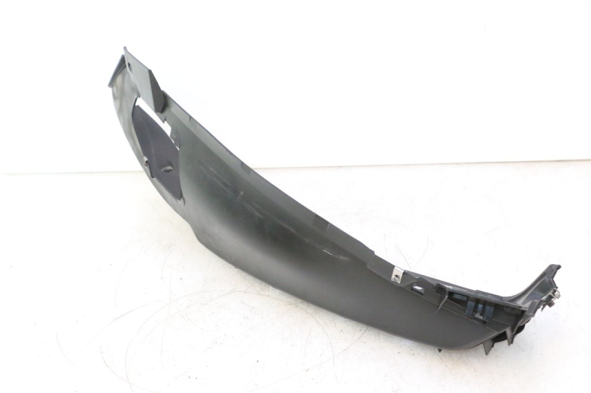 photo de LEFT FLOOR PANEL PIAGGIO MP3 500 (2016 - 2018) - Surface and material condition
