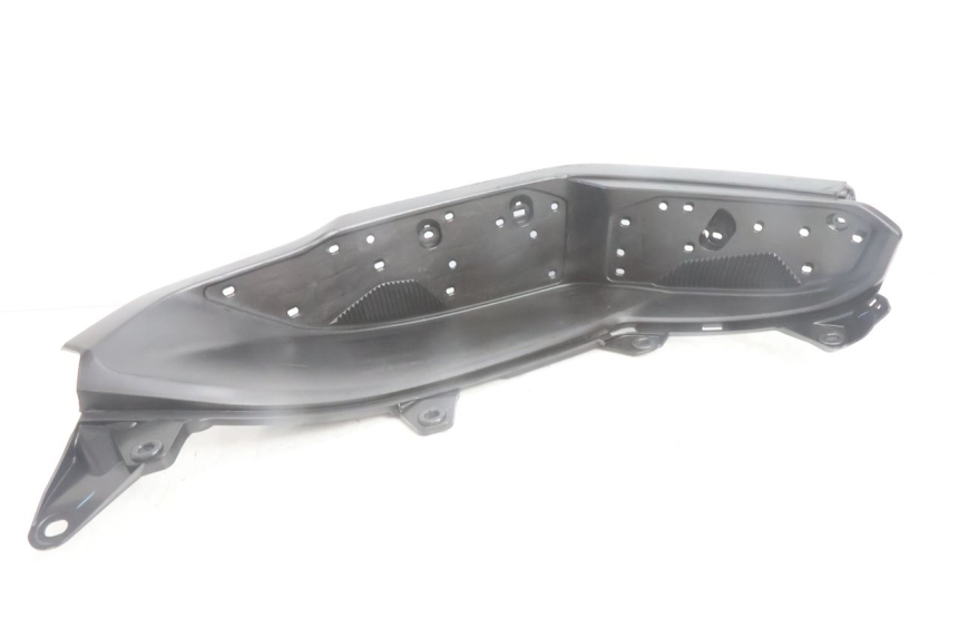 photo de LEFT FLOOR PANEL YAMAHA N-MAX NMAX 125 (2021 - 2024) - Technical close-up
