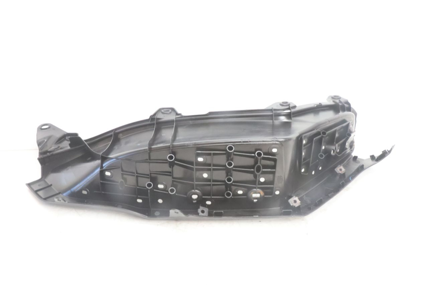 photo de LEFT FLOOR PANEL YAMAHA N-MAX NMAX 125 (2021 - 2024) - Product overview