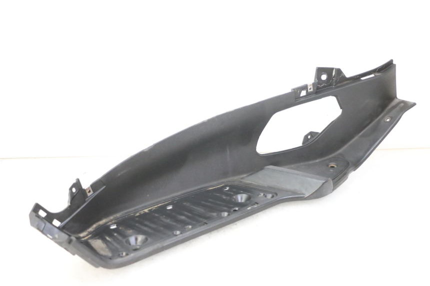 photo de LEFT FOOTREST PIAGGIO X8 125 (2004 - 2007) - Additional view of the item
