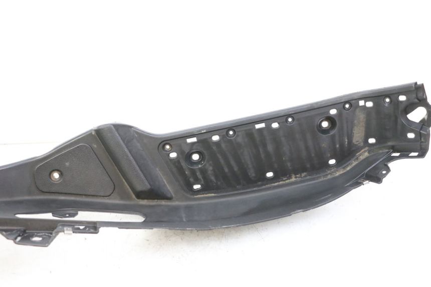 photo de LEFT FOOTREST PIAGGIO X8 125 (2004 - 2007) - Zoom on usage condition