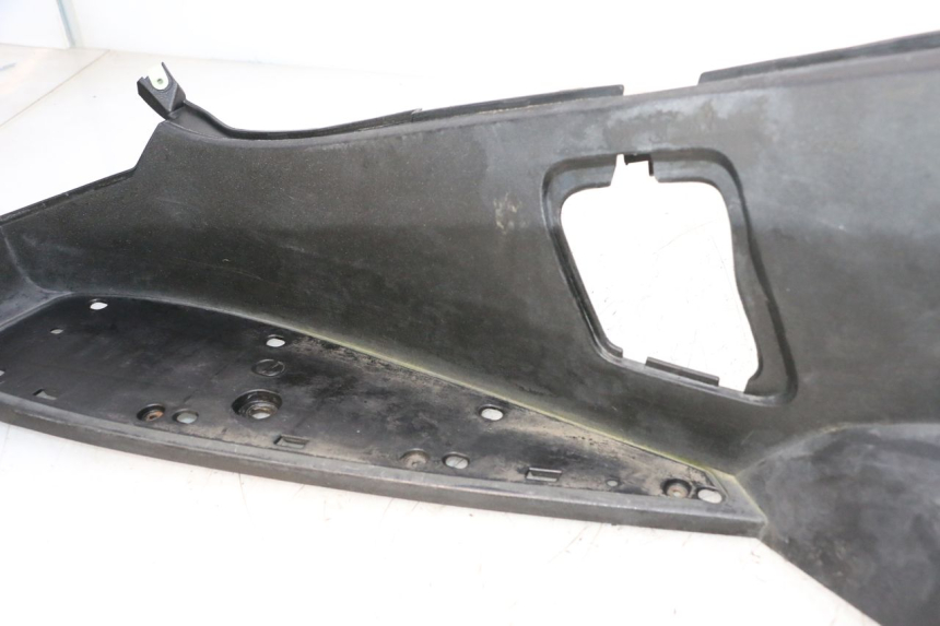 photo de LEFT FOOTREST PEUGEOT SATELIS COMPRESSOR K15 125 (2006 - 2009) - Component detail