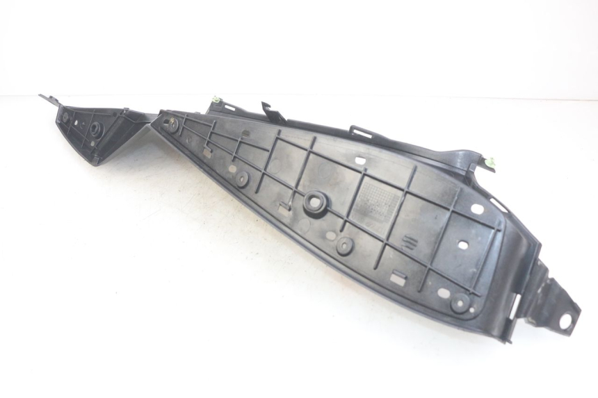 photo de LEFT FOOTREST PEUGEOT SATELIS 125 (2010 - 2012) - Component detail