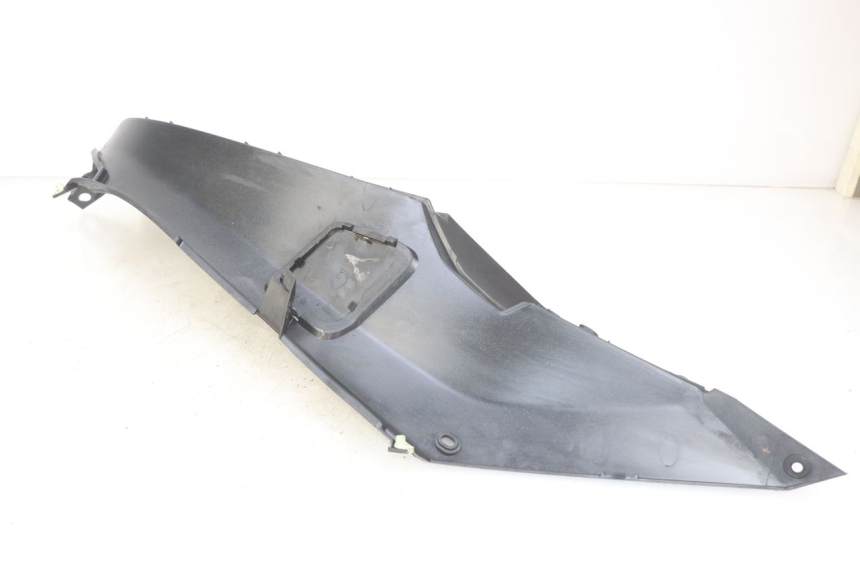 photo de LEFT FOOTREST PEUGEOT SATELIS 125 (2010 - 2012) - Alternative perspective