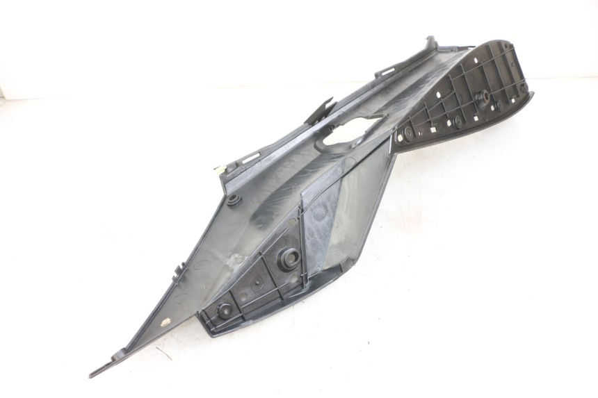 photo de LEFT FOOTREST PEUGEOT SATELIS 125 (2006 - 2009) - Alternative perspective