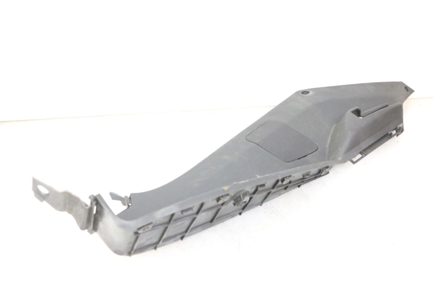 photo de LEFT FLOOR PANEL PEUGEOT SATELIS 125 (2013 - 2018) - Markings and original references