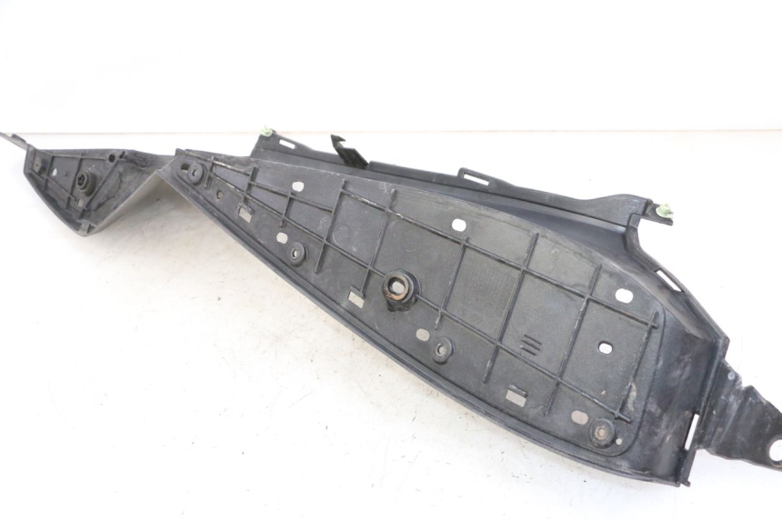 photo de LEFT FLOOR PANEL PEUGEOT SATELIS 250 (2006 - 2012) - Alternative perspective