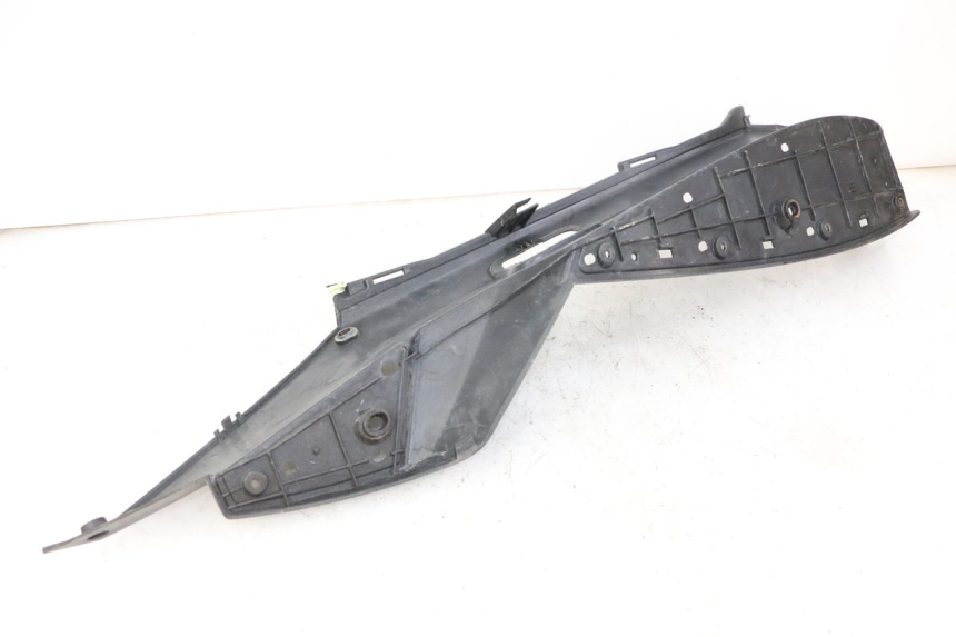 photo de LEFT FLOOR PANEL PEUGEOT SATELIS 250 (2006 - 2012) - Technical close-up