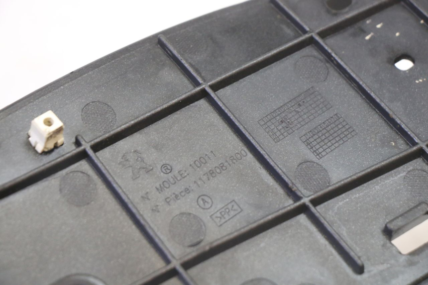 photo de LEFT FLOOR PANEL PEUGEOT SATELIS 125 (2013 - 2018) - Additional view of the item