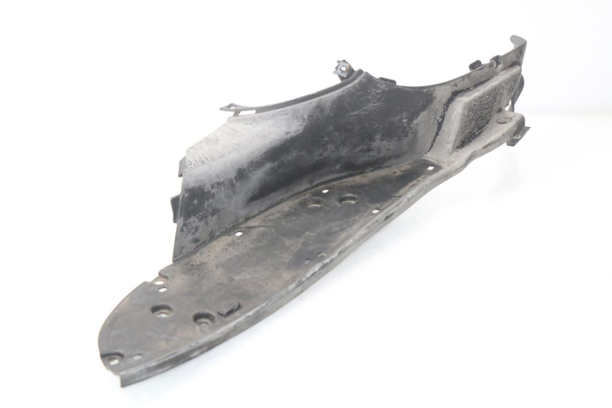 photo de LEFT FLOOR PANEL APRILIA SCARABEO GT 125 (1999 - 2007) - Technical close-up
