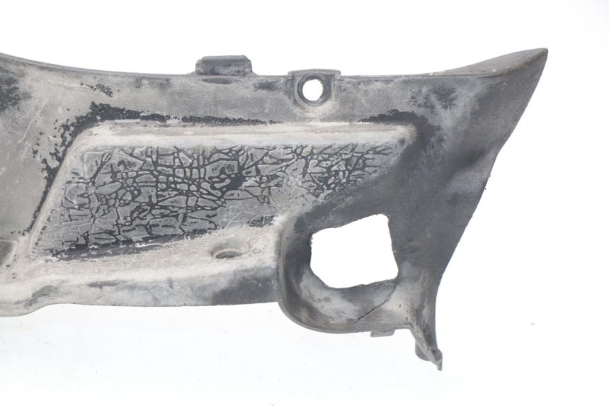 photo de LEFT FLOOR PANEL APRILIA SCARABEO GT 125 (1999 - 2007) - Surface and material condition