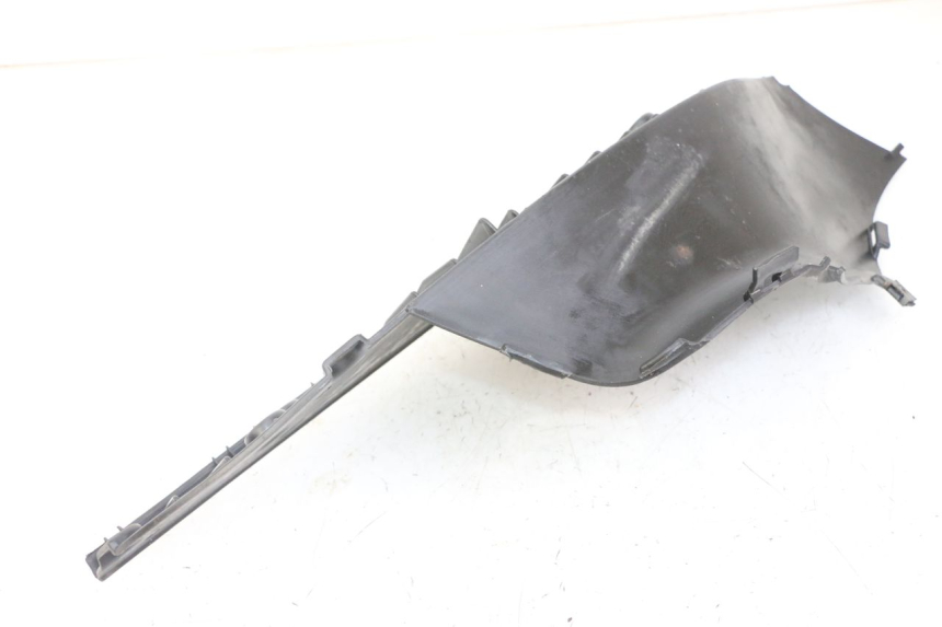 photo de LEFT FLOOR PANEL APRILIA SCARABEO GT TOURING 125 (1999 - 2005) - Component detail