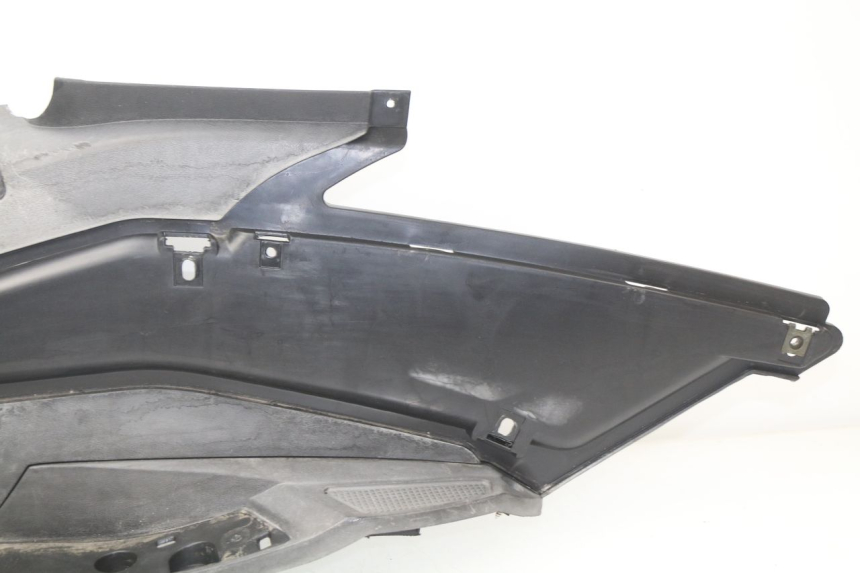 photo de LEFT FLOOR PANEL RAZZO STEED 125 (2012 - 2018) - Surface and material condition