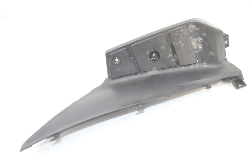 photo de LEFT FLOOR PANEL SUZUKI BURGMAN 125 (2015 - 2017) - Technical close-up