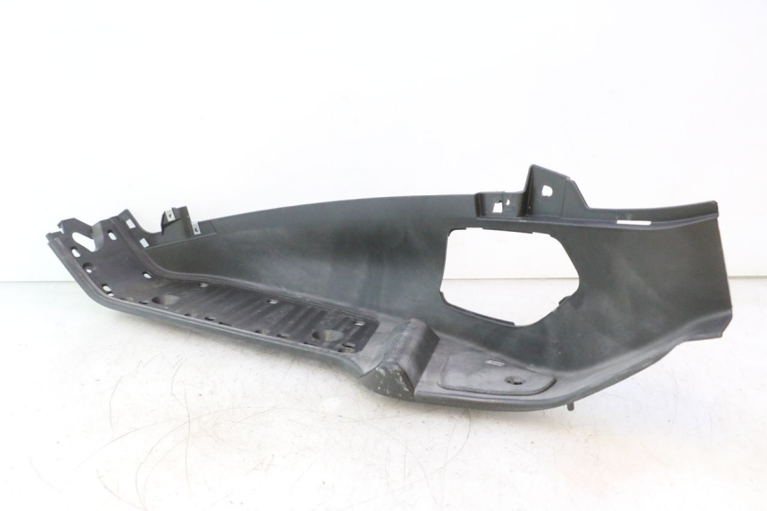 photo de LEFT FLOOR PANEL PIAGGIO X8 STREET 125 (2006 - 2007) - Main view
