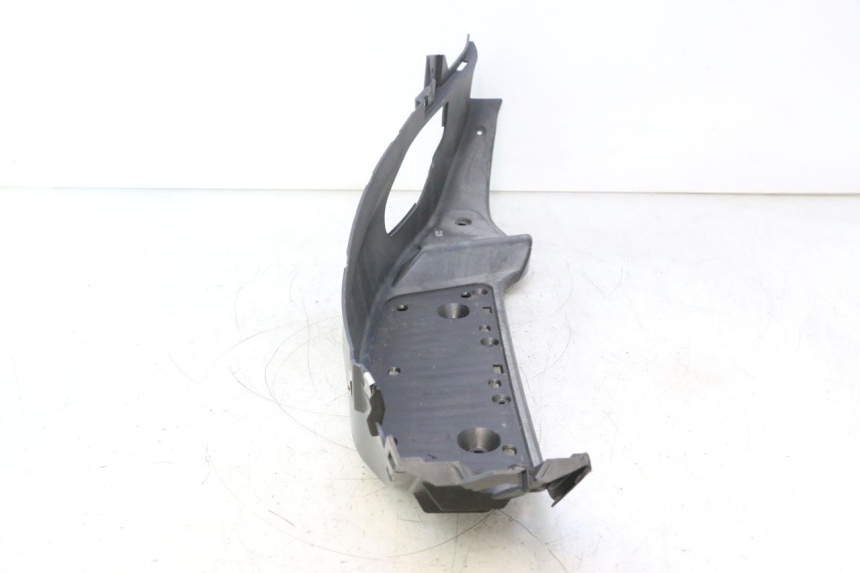 photo de LEFT FLOOR PANEL PIAGGIO X8 STREET 125 (2006 - 2007) - Alternative perspective
