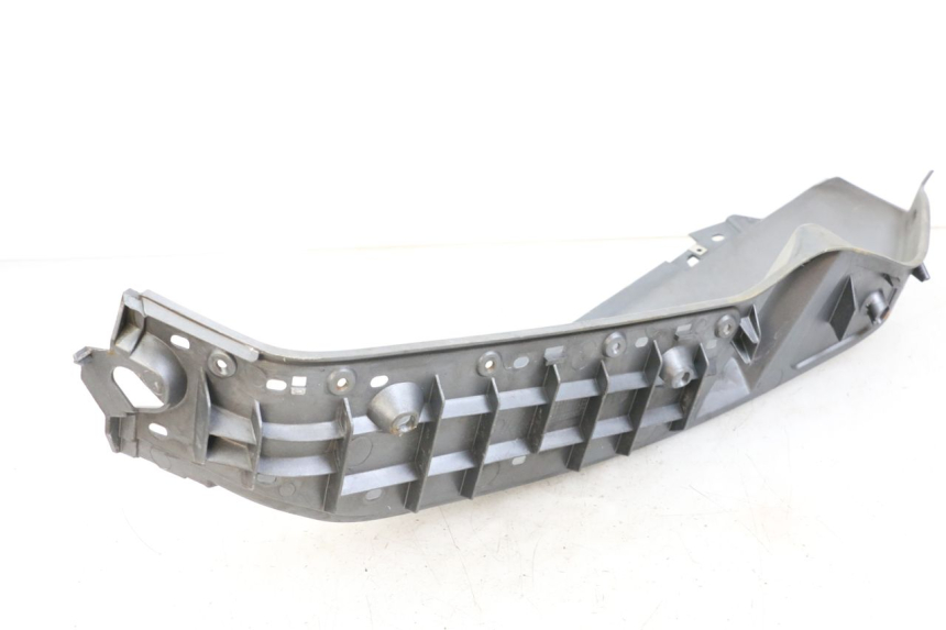 photo de LEFT FOOTREST PIAGGIO X8 125 (2004 - 2007) - Technical close-up