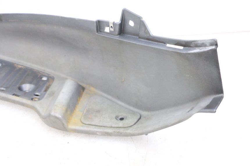 photo de LEFT FOOTREST PIAGGIO X8 125 (2004 - 2007) - Surface and material condition