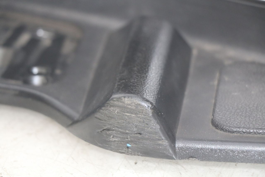 photo de LEFT FOOTREST PIAGGIO XEVO - X EVO 125 (2007 - 2017) - Product overview