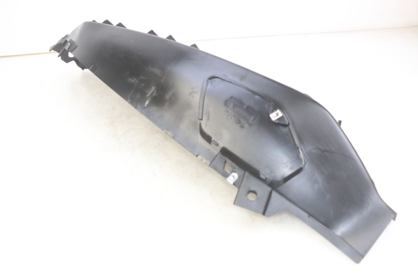 photo de LEFT FOOTREST PIAGGIO XEVO - X EVO 125 (2007 - 2017) - Zoom on usage condition