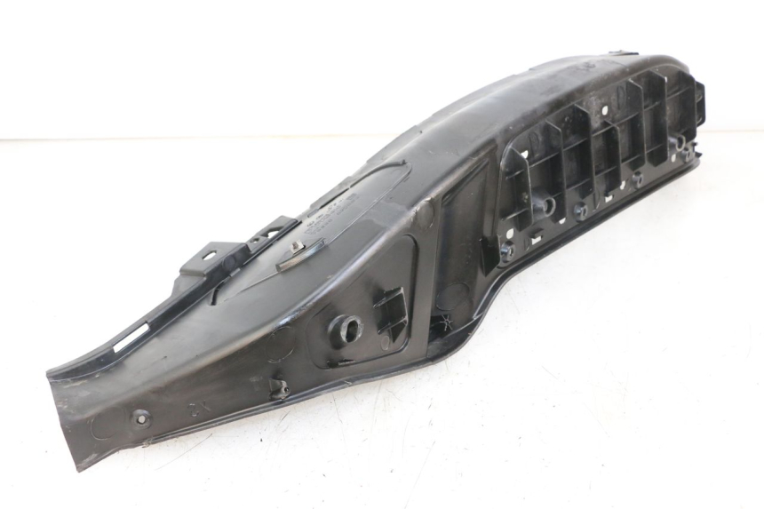 photo de LEFT FOOTREST PIAGGIO XEVO - X EVO 125 (2007 - 2017) - Zoom on usage condition