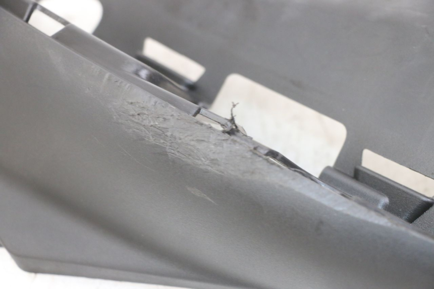 photo de LEFT FLOOR PANEL YAMAHA NEO'S NEOS 2T EASY 50 (2013 - 2016) - Fixing points details