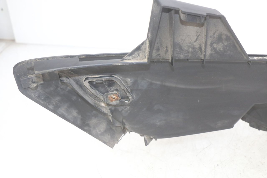 photo de LEFT FOOTREST YAMAHA YP MAJESTY 400 (2004 - 2008) - Technical close-up