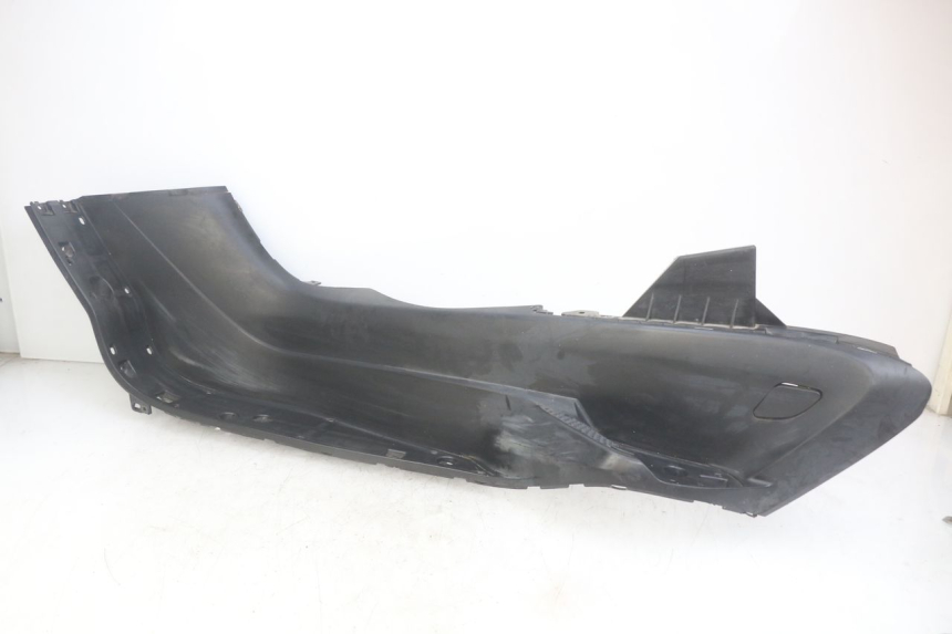 photo de LEFT FOOTREST YAMAHA YP MAJESTY 400 (2004 - 2008) - Fixing points details