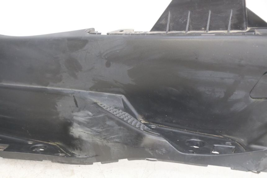 photo de LEFT FOOTREST YAMAHA YP MAJESTY 400 (2004 - 2008) - Surface and material condition