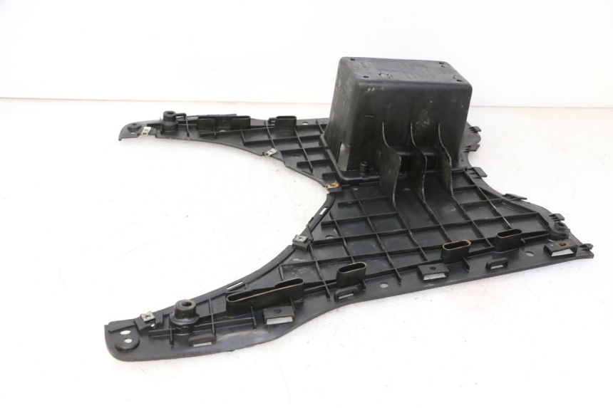 photo de FLOOR PANEL DAELIM HISTORY 125 (2001 - 2002) - Surface and material condition