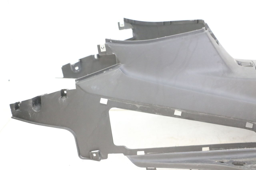 photo de FLOOR PANEL SYM JOYMAX 125 (2010 - 2017) - Fixing points details