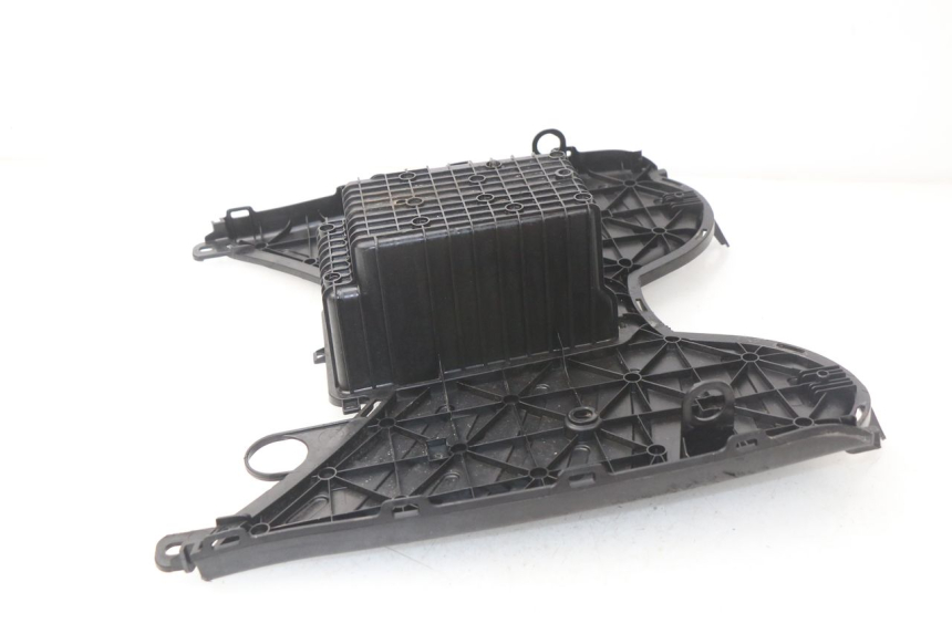 photo de FLOOR PANEL PEUGEOT KISBEE 2T 50 (2010 - 2017) - Zoom on usage condition