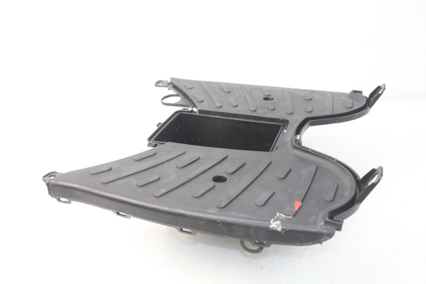 photo de FLOOR PANEL PEUGEOT KISBEE 2T 50 (2010 - 2017) - Distinctive features