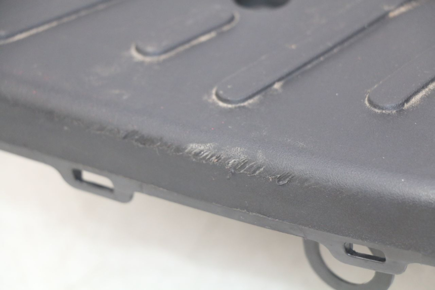 photo de FOOTREST PEUGEOT KISBEE 2T 50 (2018 - 2022) - Product overview