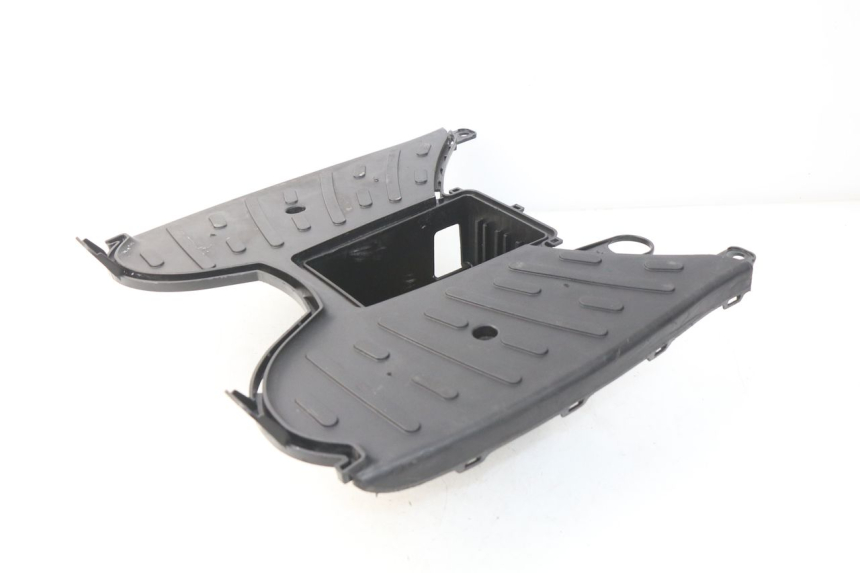 photo de FOOTREST PEUGEOT KISBEE 4T 50 (2018 - 2022) - Component detail