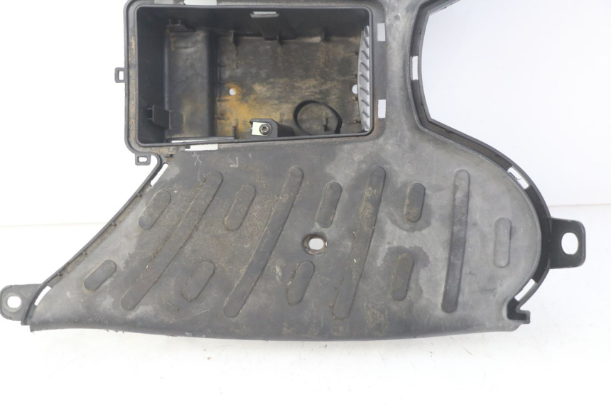 photo de FOOTREST PEUGEOT KISBEE 4T 50 (2010 - 2017) - Technical close-up