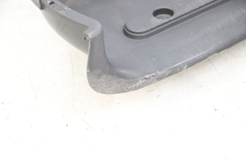 photo de FOOTREST PIAGGIO LIBERTY 4T 50 (2004 - 2008) - Additional view of the item