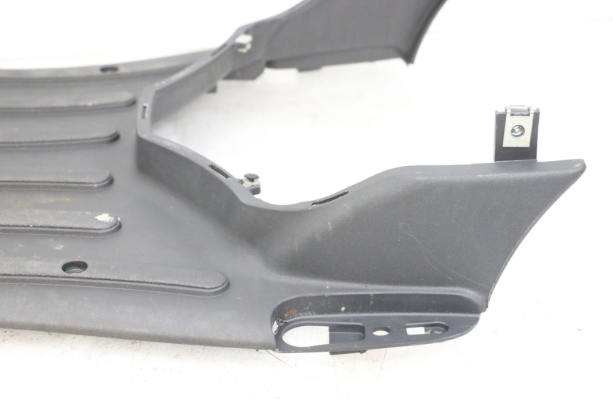 photo de FOOTREST PIAGGIO LIBERTY 4T 50 (2004 - 2008) - Distinctive features