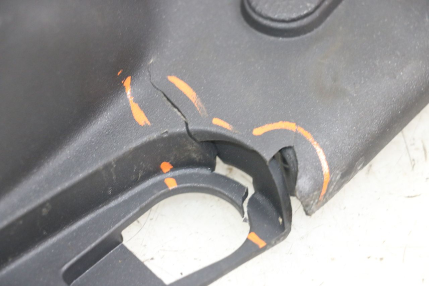 photo de FOOTREST PIAGGIO LIBERTY 4T 50 (2004 - 2008) - Surface and material condition