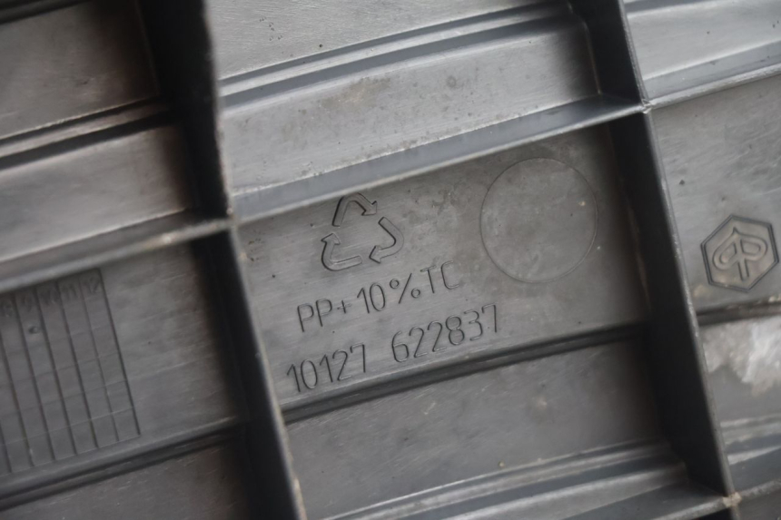 photo de FLOOR PANEL PIAGGIO LIBERTY 125 (1998 - 2008) - Distinctive features