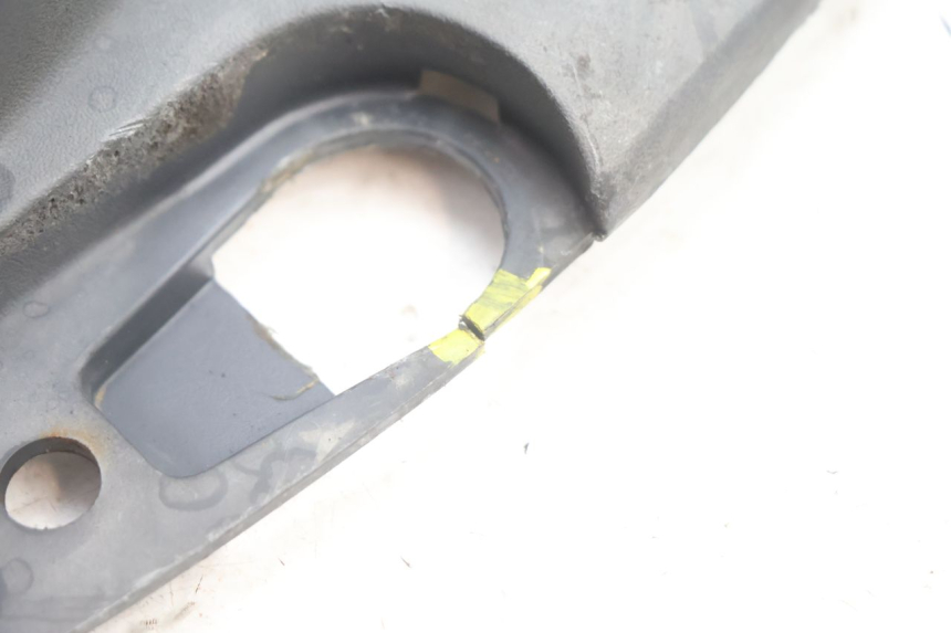 photo de FLOOR PANEL PIAGGIO LIBERTY 125 (1998 - 2008) - Fixing points details