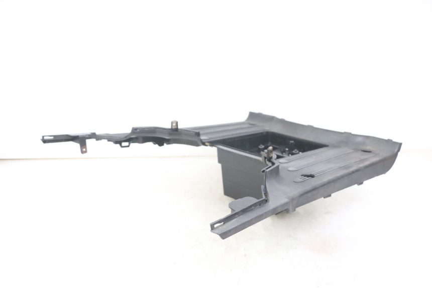 photo de FOOTREST KYMCO LIKE 125 (2009 - 2016) - Surface and material condition