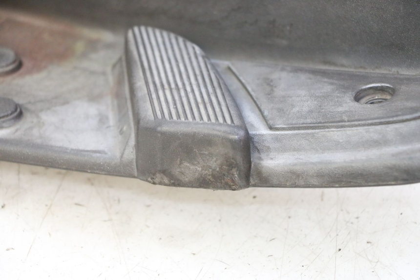 photo de FLOOR PANEL PIAGGIO LXV 4T 50 (2009 - 2013) - Additional view of the item