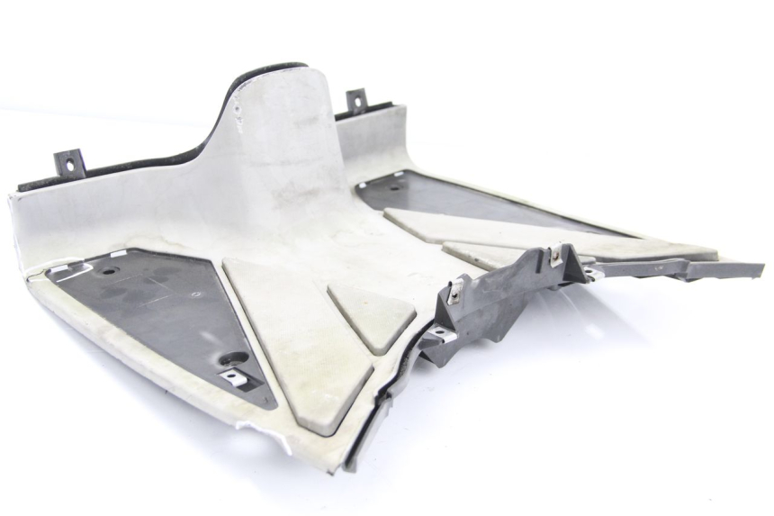 photo de FLOOR PANEL PIAGGIO NEW TYPHOON 50 (2010 - 2017) - Zoom on usage condition