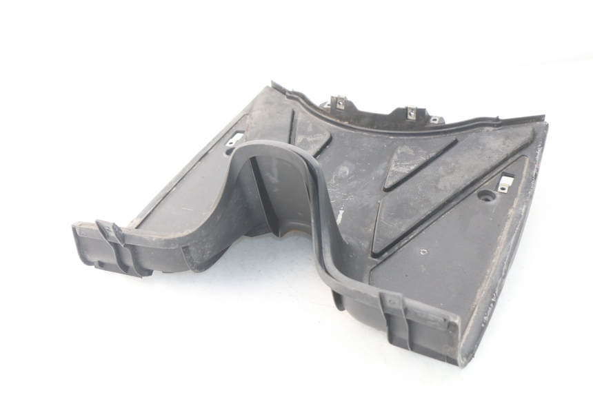 photo de FLOOR PANEL PIAGGIO NEW TYPHOON 50 (2010 - 2017) - Zoom on usage condition