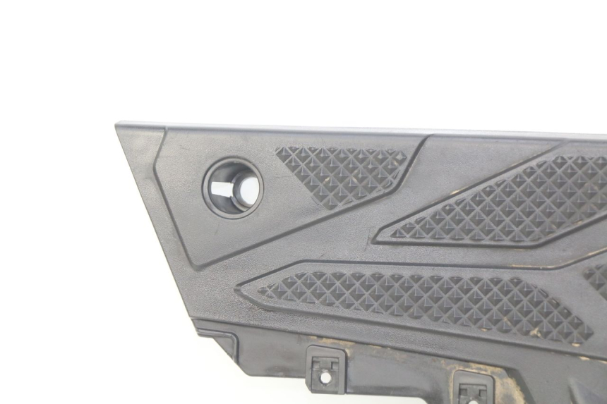 photo de FLOOR PANEL SYM ORBIT III 3 4T 50 (2021 - 2025) - Surface and material condition