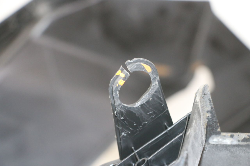 photo de FLOOR PANEL PEUGEOT SPEEDFIGHT 3 LC 2T 50 (2009 - 2015) - Alternative perspective