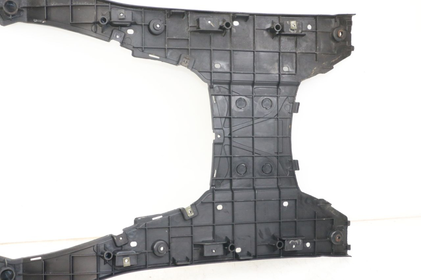 photo de FOOTREST DAELIM S3 125 (2010 - 2017) - Surface and material condition