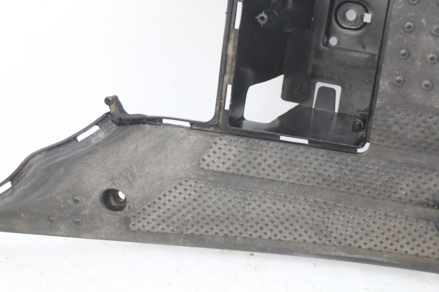 photo de FOOTREST KYMCO SENTO 100 (2008 - 2013) - Surface and material condition