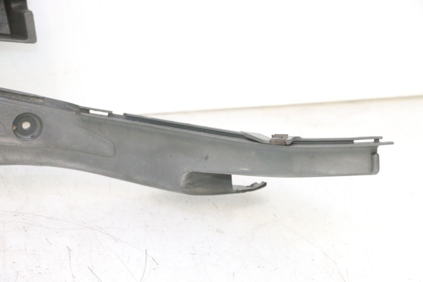 photo de FLOOR PANEL HONDA SH 125 (2001 - 2003) - Zoom on usage condition